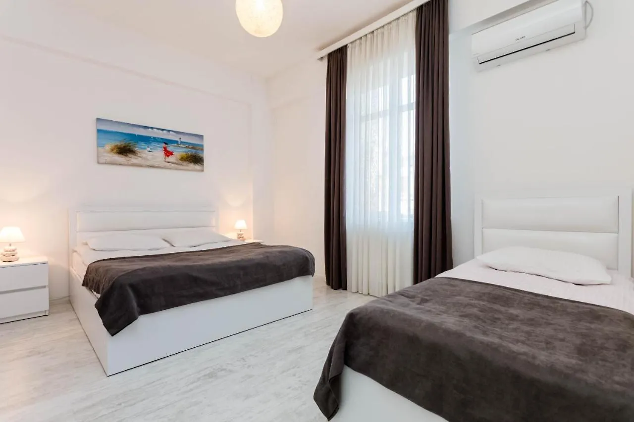 Lovely 2 Bedroom Flat Tbilisi